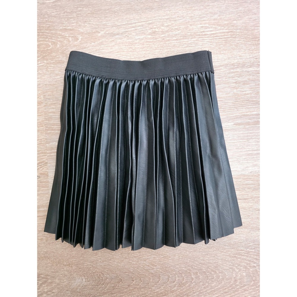 Hannah Banana Sara Sara Black Faux Leather Pleated Mini Skirt Size 6 Small